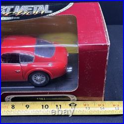 Road Signature 1/18 Scale Model Car 92729 1961 Aston Martin DB4 Zagato Red
