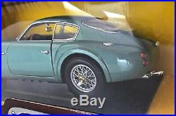 Road Signature Deluxe Edition 1961 Aston Martin DB4GT Zagato Scale 118