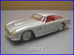 Solido 130 Aston Martin DB5 Vantage metallic silver 1/43 scale Mint Condition