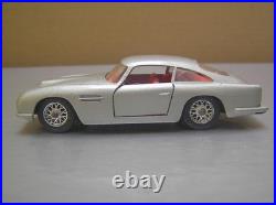 Solido 130 Aston Martin DB5 Vantage metallic silver 1/43 scale Mint Condition