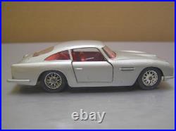 Solido 130 Aston Martin DB5 Vantage metallic silver 1/43 scale Mint Condition Solido 130 Aston Martin DB5 Vantage metallic silver 1/43 scale Mint Condition