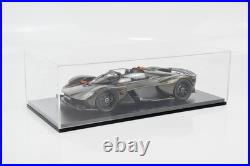 Spark ASTON MARTIN VALKYRIE SPIDER 2023 CUMBERLAND GREY with Showcase 1/18 New