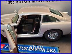 Sun Star 1963 Aston Martin DB5 Diecast Car 118 Scale. Silver Grey