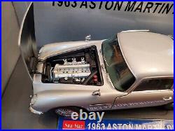 Sun Star 1963 Aston Martin DB5 Diecast Car 118 Scale. Silver Grey