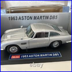 Sunstar 1/18 Scale Diecast 1005 Aston Martin DB5 1963 Silver Grey